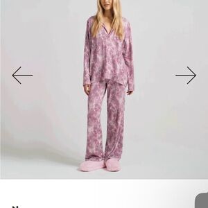 SKIMS Pink multi animal bloom Pajama Set size Large